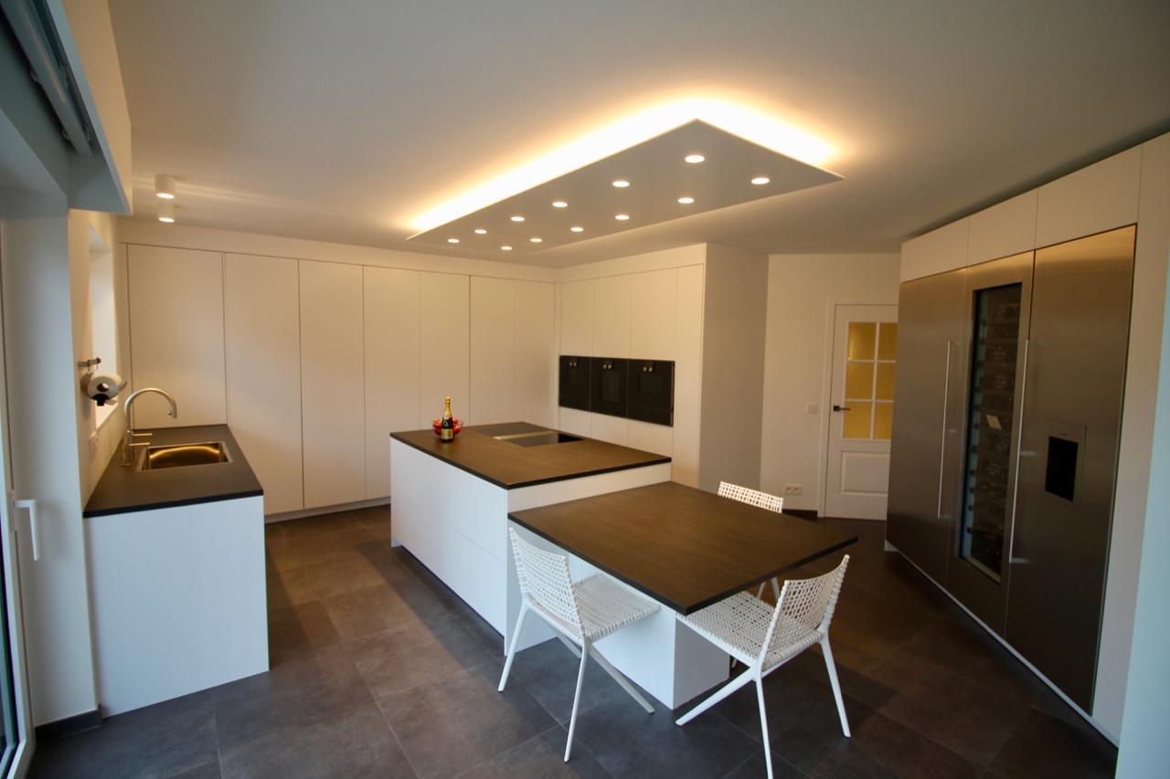 Brasschaat 2 moderne keuken met kookeiland